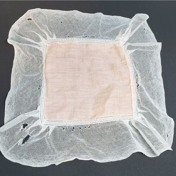 Vintage Pink & White Handkerchief - Picture 1 of 2